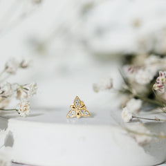 Simple Diamond Flower Nose Stud in Gold