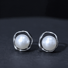 Natural 16 Carat Cultured Pearl Stud Earrings in Silver