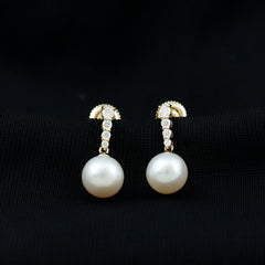 15 Carat Freshwater Pearl Drop Earrings with Diamond