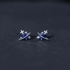 Natural 0.8 Carat Blue Sapphire and Diamond Contemporary Stud Earrings