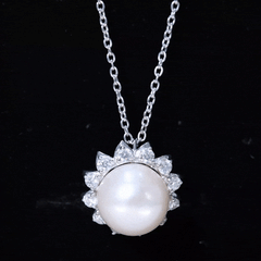 Freshwater Pearl and Moissanite Flower Chain Necklace