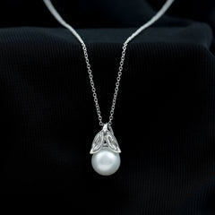 Freshwater Pearl Solitaire Pendant with Leaf