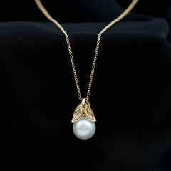 Freshwater Pearl Solitaire Pendant with Leaf