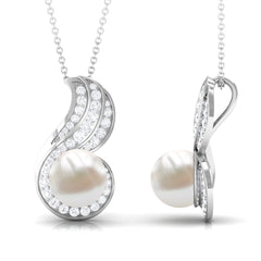 Contemporary Freshwater Pearl Pendant Necklace with Diamond