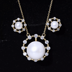 14 Carat Freshwater Pearl Halo Necklace and Earrings Set with Certificate