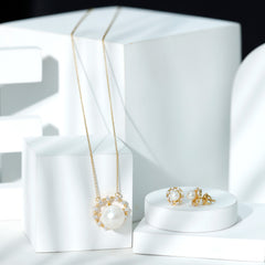 14 Carat Freshwater Pearl Halo Necklace and Earrings Set with Certificate