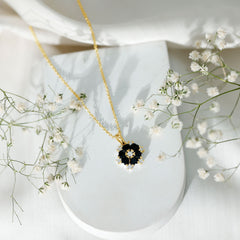 Natural Heart Shape Black Onyx Flower Pendant Necklace With Chain