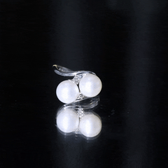 Freshwater Pearl Toi Et Moi Bypass Ring with Diamond