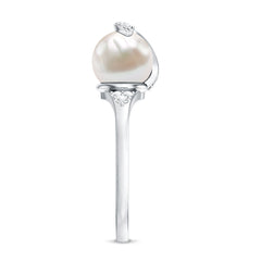 Elegant Freshwater Pearl Solitaire Ring with Diamond Trio