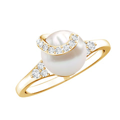 Elegant Freshwater Pearl Solitaire Ring with Diamond Trio
