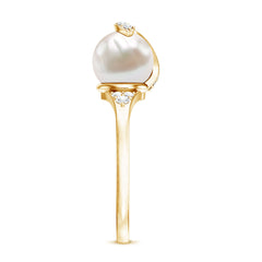Elegant Freshwater Pearl Solitaire Ring with Diamond Trio