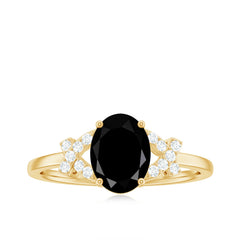 Solitaire Black Onyx Oval Engagement Ring in Split Shank
