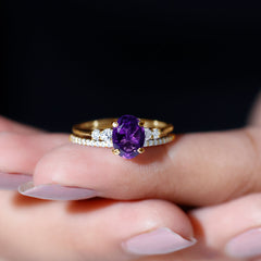 Oval Amethyst Solitaire Ring Set with Diamond