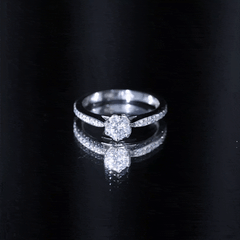 Lab Grown Diamond Solitaire Engagement Ring with Side Stones