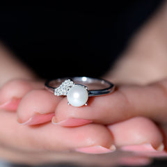 Classic Freshwater Pearl Solitaire Ring with Diamond Leaf