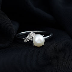 Classic Freshwater Pearl Solitaire Ring with Diamond Leaf