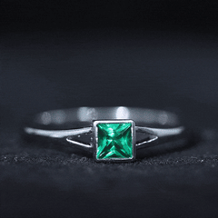 5mm Princess Cut Lab Grown Emerald Solitaire Ring with Split Shank