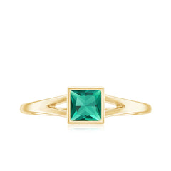 5mm Princess Cut Lab Grown Emerald Solitaire Ring with Split Shank