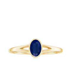 Oval Blue Sapphire Solitaire Engagement Ring in Split Shank