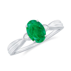 5X7 mm Oval Cut Emerald Vintage Engagement Ring with Diamond