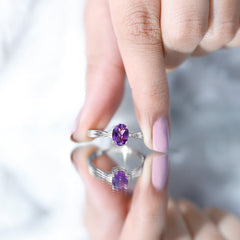 1.25 CT Oval Cut Amethyst Solitaire Ring with Diamond