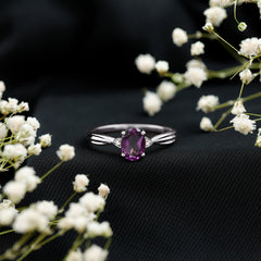1.25 CT Oval Cut Amethyst Solitaire Ring with Diamond