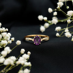 1.25 CT Oval Cut Amethyst Solitaire Ring with Diamond