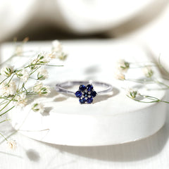 1 CT Round Shape Blue Sapphire Cluster Flower Ring