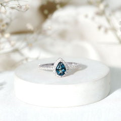 5X7mm Pear Shape London Blue Topaz Teardrop Engagement Ring with Moissanite Halo