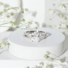 Oval Cut Moissanite Engagement Ring with Wedding Band Set