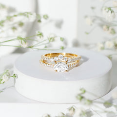 Oval Cut Moissanite Engagement Ring with Wedding Band Set