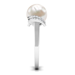 Elegant Freshwater Pearl Solitaire Ring with Diamond Accent