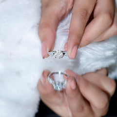 Round Shape Moissanite Solitaire Engagement Ring in Split Shank