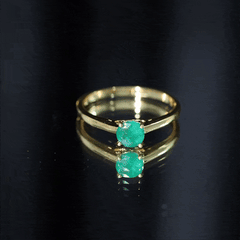 Round Shaped 5MM Emerald Solitaire Promise Ring for Her