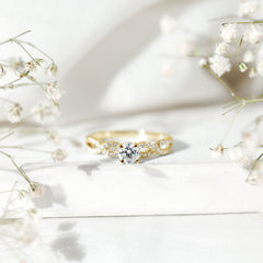 1 CT Round Shape Moissanite Crossover Infinity Ring