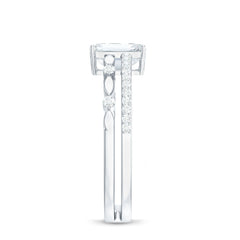 2 Carat Emerald Cut Moissanite Engagement Ring (D-VS1)