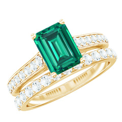 Lab Grown 6X8 mm Emerald Cut Emerald Engagement Ring with Wedding Band