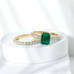 Lab Grown 6X8 mm Emerald Cut Emerald Engagement Ring with Wedding Band