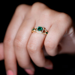 Vintage Style Emerald and Diamond Engagement Ring for Women