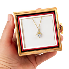 Alluring Beauty Necklace & Gift Box